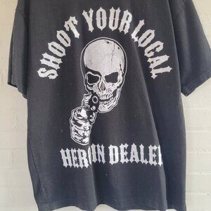Warren Lotas Skull & Gun Graphic T-Shirt Black Size L